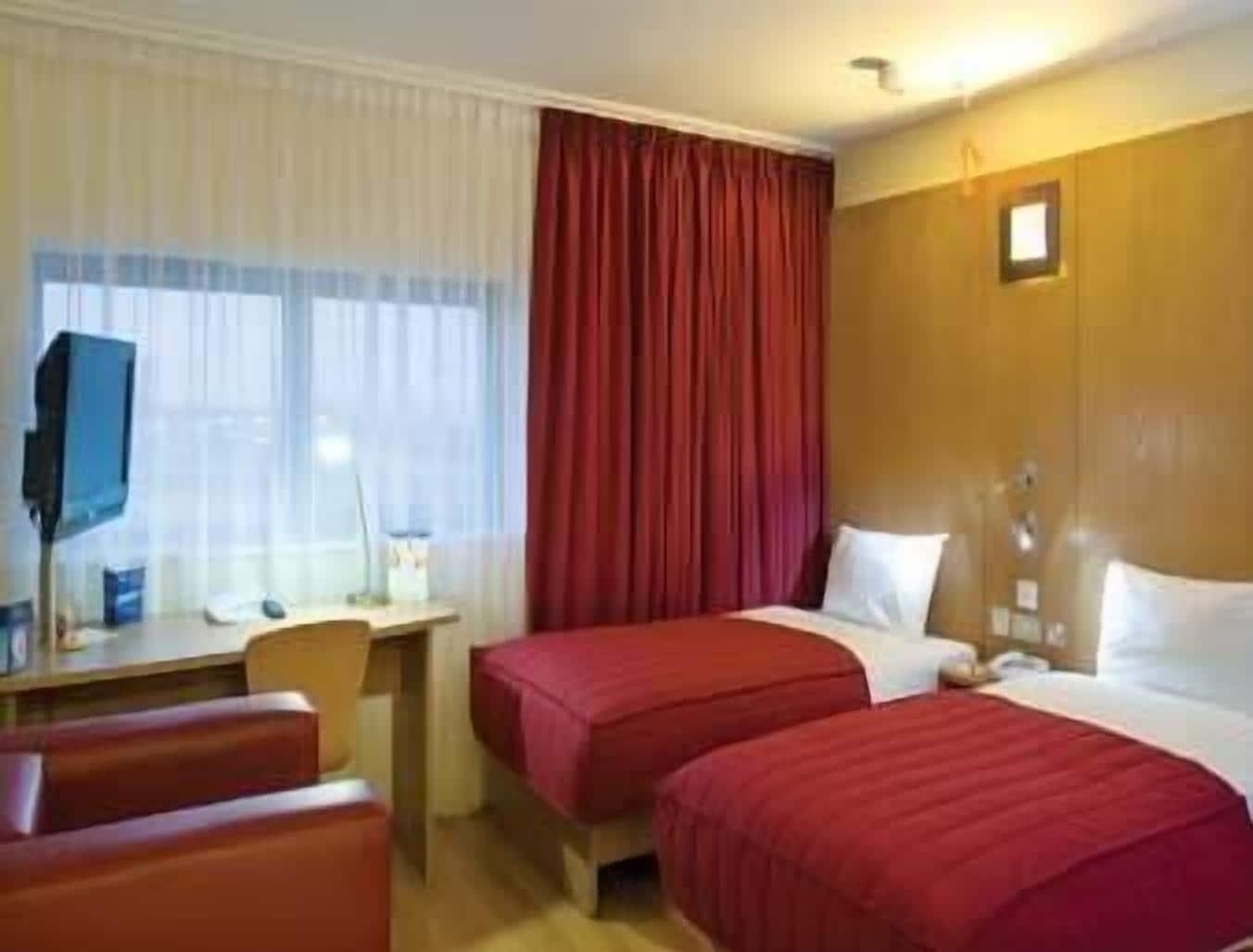 Ramada Encore Hotel 3*